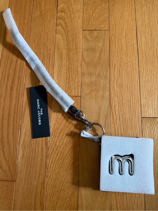 Marc Jacobs Accessories - Marc Jacobs One Card Holder/Key Holder with Silver 'm' Logo NWT